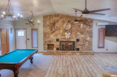 Tiny photo for 2036 SPRUCE Street, Murphysboro, IL 62966 (MLS # EB460338)