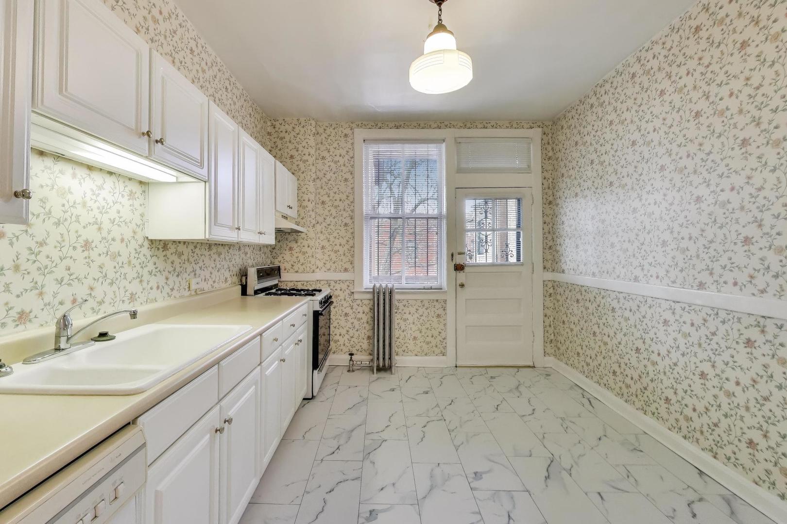 5008 S Dorchester Avenue 3