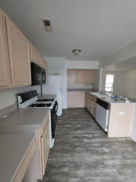 Tiny photo for 1066 FOUR SEASONS Boulevard, Aurora, IL 60504 (MLS # 12535533)