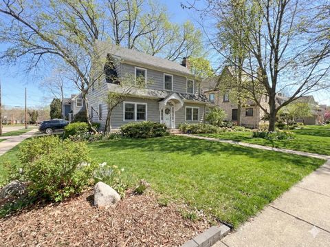 2037 Clinton Street Rockford IL 61103