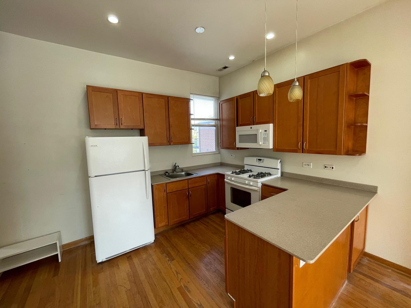 2350 W Grand Avenue 3F