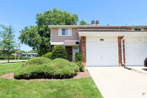 Photo of 1105 Rhodes Court, Wheaton, IL 60189 (MLS # 12707756)