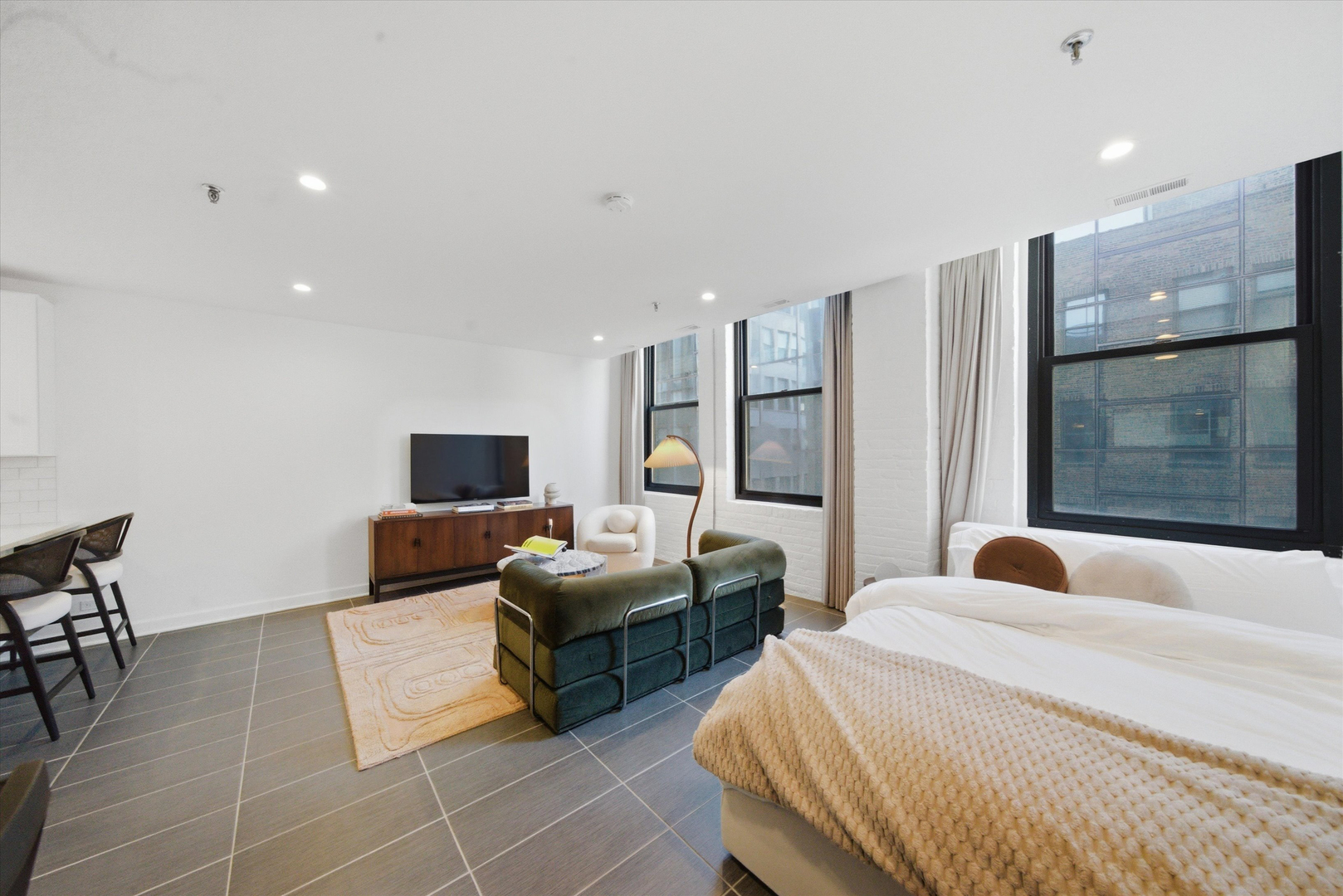 680 S Federal Street 807