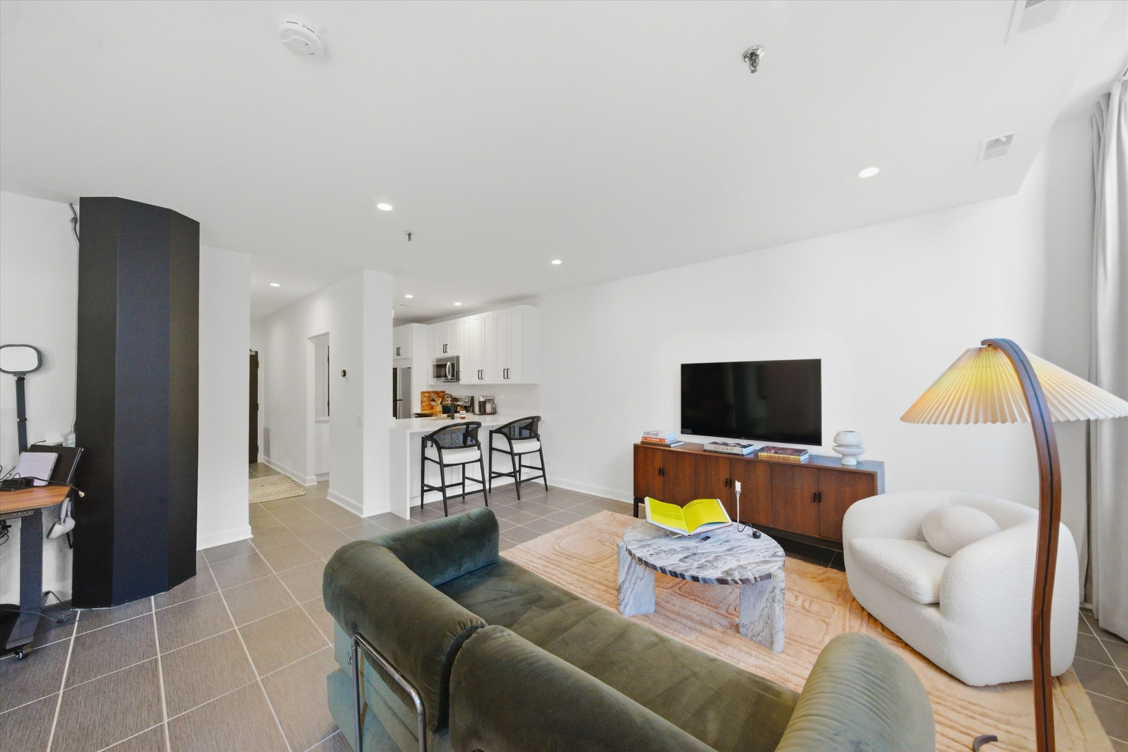 680 S Federal Street 807