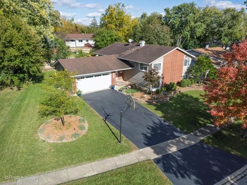 Photo of 6921 Martin Drive, Woodridge, IL 60517 (MLS # 12592502)