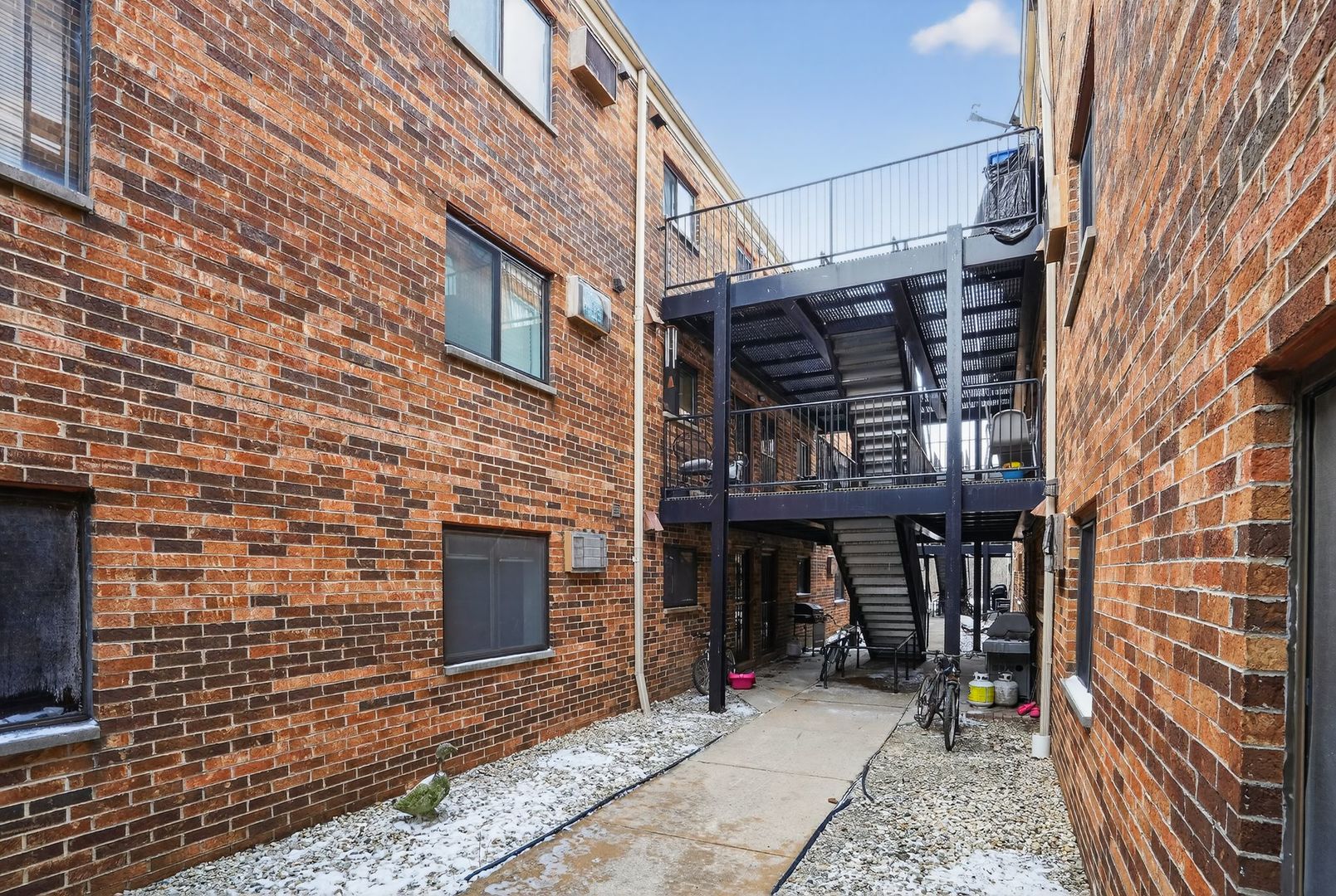 971 N Rohlwing Road G-B