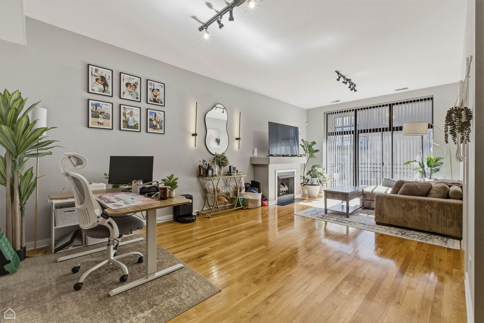 1910 S Michigan Avenue 302