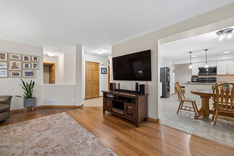 Tiny photo for 606 Arlington Lane, South Elgin, IL 60177 (MLS # 12661690)