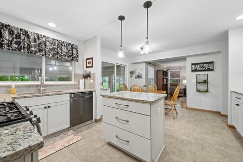 Tiny photo for 606 Arlington Lane, South Elgin, IL 60177 (MLS # 12661690)