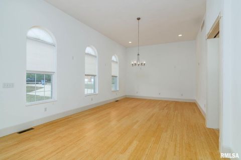 Tiny photo for 12 Clear Lake Drive, Centralia, IL 62081 (MLS # EB460184)