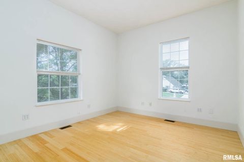 Tiny photo for 12 Clear Lake Drive, Centralia, IL 62081 (MLS # EB460184)