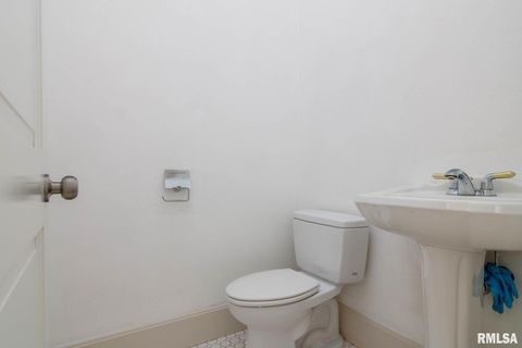 Tiny photo for 12 Clear Lake Drive, Centralia, IL 62081 (MLS # EB460184)