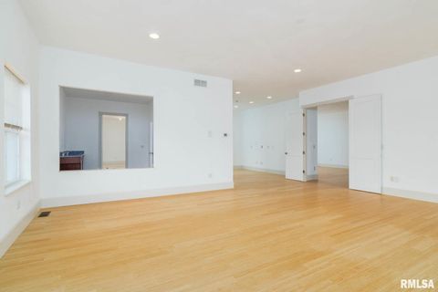 Tiny photo for 12 Clear Lake Drive, Centralia, IL 62801 (MLS # EB460184)