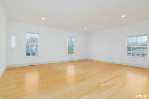 Tiny photo for 12 Clear Lake Drive, Centralia, IL 62801 (MLS # EB460184)