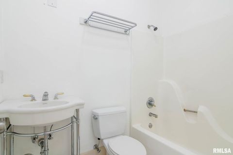 Tiny photo for 12 Clear Lake Drive, Centralia, IL 62801 (MLS # EB460184)