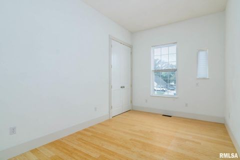 Tiny photo for 12 Clear Lake Drive, Centralia, IL 62801 (MLS # EB460184)