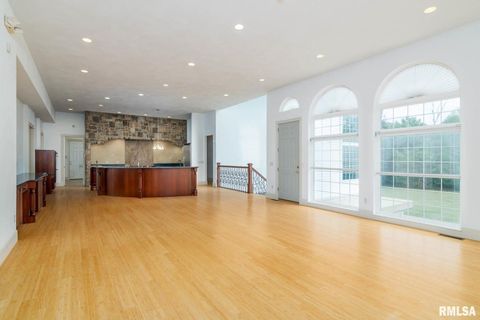 Tiny photo for 12 Clear Lake Drive, Centralia, IL 62801 (MLS # EB460184)