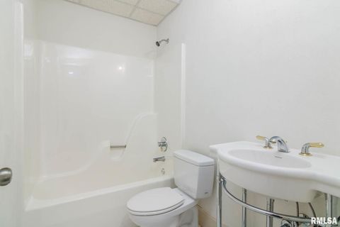 Tiny photo for 12 Clear Lake Drive, Centralia, IL 62081 (MLS # EB460184)