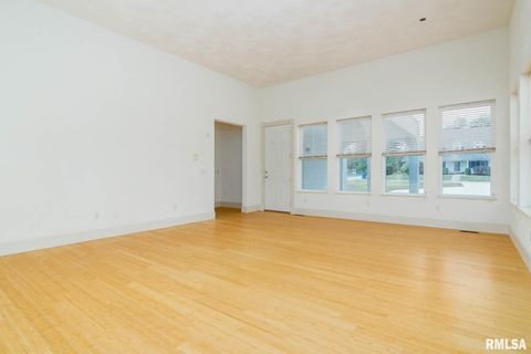 Tiny photo for 12 Clear Lake Drive, Centralia, IL 62801 (MLS # EB460184)