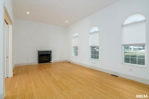 Tiny photo for 12 Clear Lake Drive, Centralia, IL 62801 (MLS # EB460184)