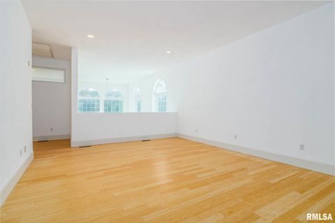 Tiny photo for 12 Clear Lake Drive, Centralia, IL 62801 (MLS # EB460184)