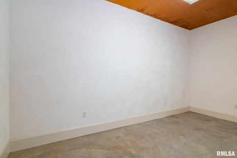 Tiny photo for 12 Clear Lake Drive, Centralia, IL 62801 (MLS # EB460184)