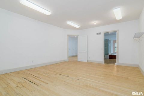 Tiny photo for 12 Clear Lake Drive, Centralia, IL 62801 (MLS # EB460184)