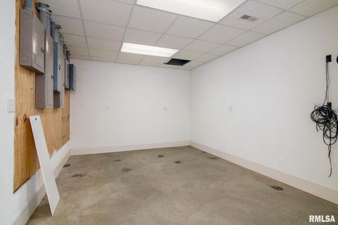 Tiny photo for 12 Clear Lake Drive, Centralia, IL 62801 (MLS # EB460184)