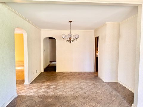 Tiny photo for 620 S Norbury Avenue, Lombard, IL 60148 (MLS # 12511694)