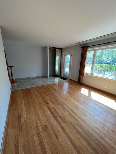 Glenview, Illinois 60026, United States, 3 Bedrooms Bedrooms, ,3 BathroomsBathrooms,Residential,Active,240403