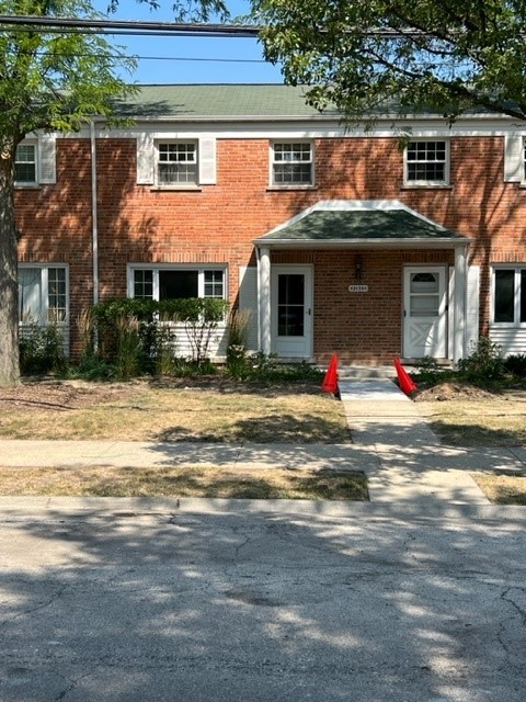 Glenview, Illinois 60026, United States, 3 Bedrooms Bedrooms, ,3 BathroomsBathrooms,Residential,Active,240403