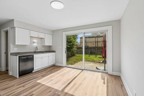 Tiny photo for 852 Colonial Drive #E, Wheeling, IL 60090 (MLS # 12736542)