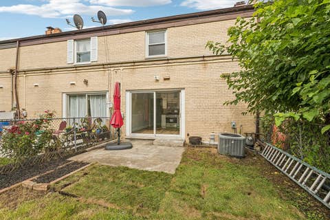 Tiny photo for 852 Colonial Drive #E, Wheeling, IL 60090 (MLS # 12736542)