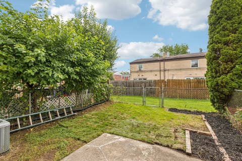 Tiny photo for 852 Colonial Drive #E, Wheeling, IL 60090 (MLS # 12736542)
