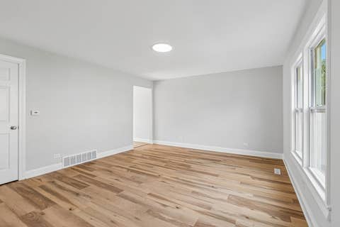 Tiny photo for 852 Colonial Drive #E, Wheeling, IL 60090 (MLS # 12736542)