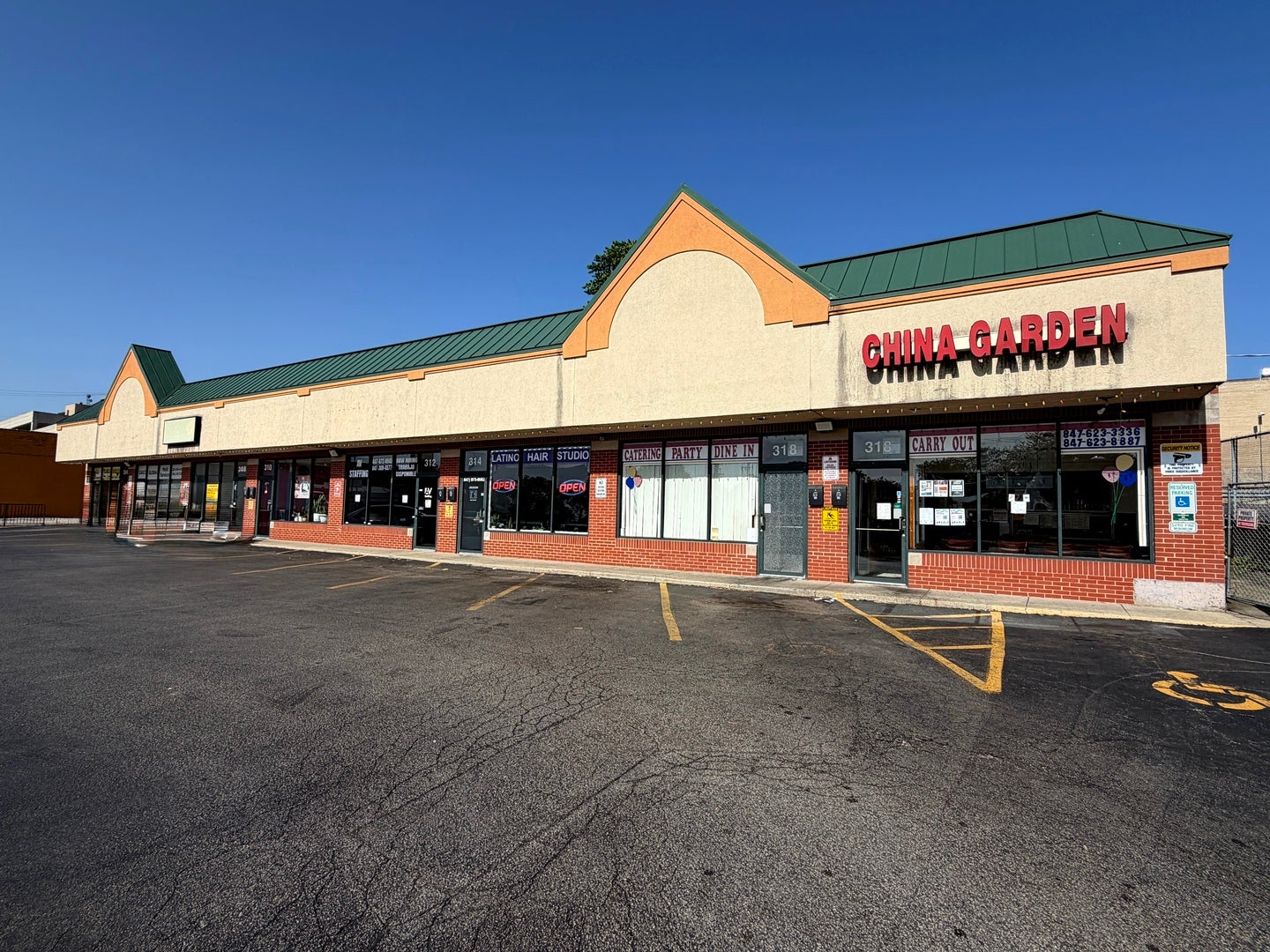 Photo 1 of 5 — 316 N Geneesee Street 304-318, Waukegan, IL 60085