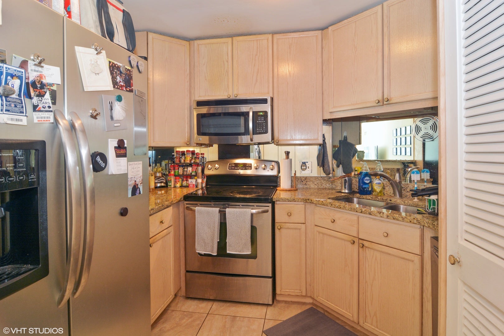 195 N HARBOR Drive 4504
