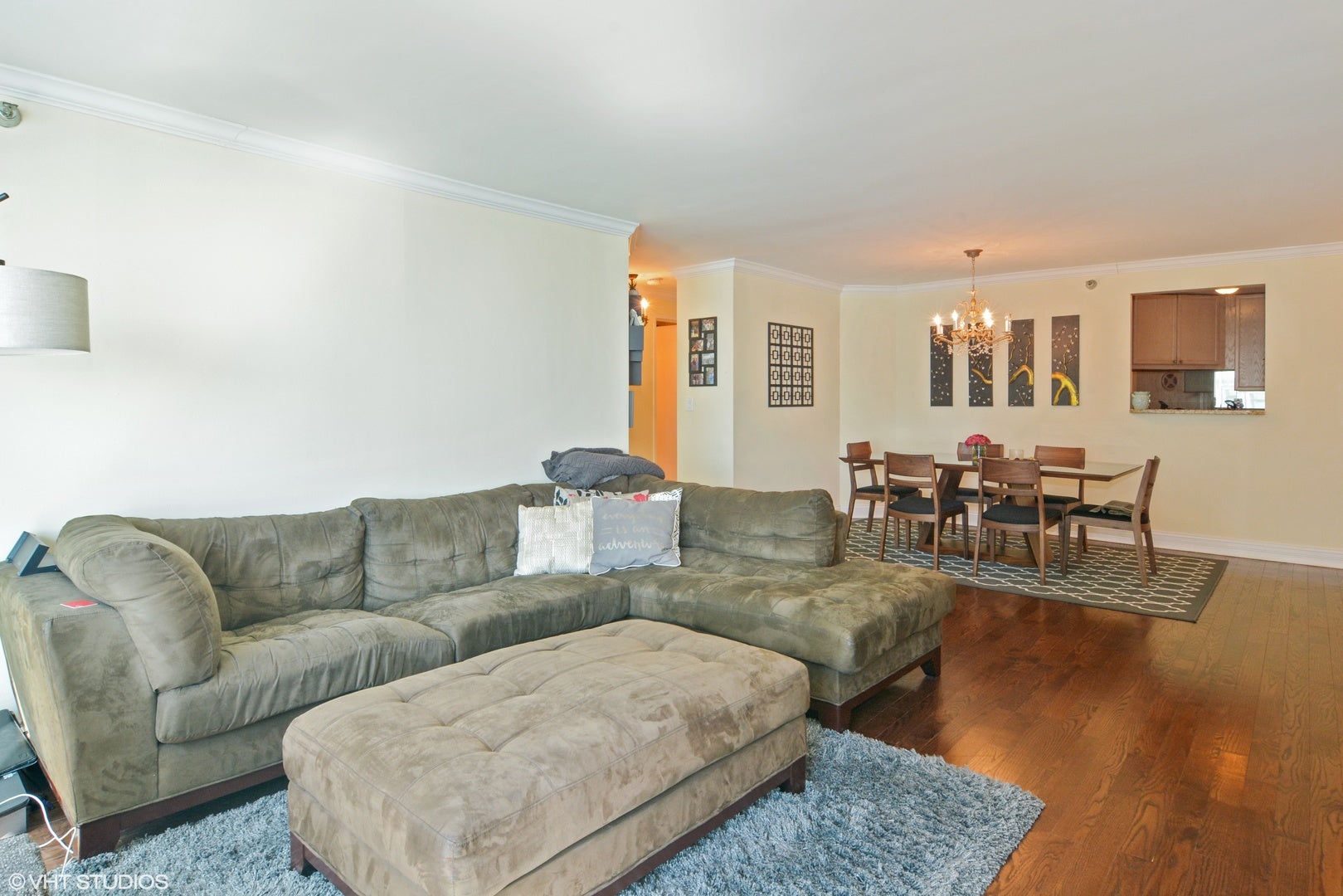 195 N HARBOR Drive 4504