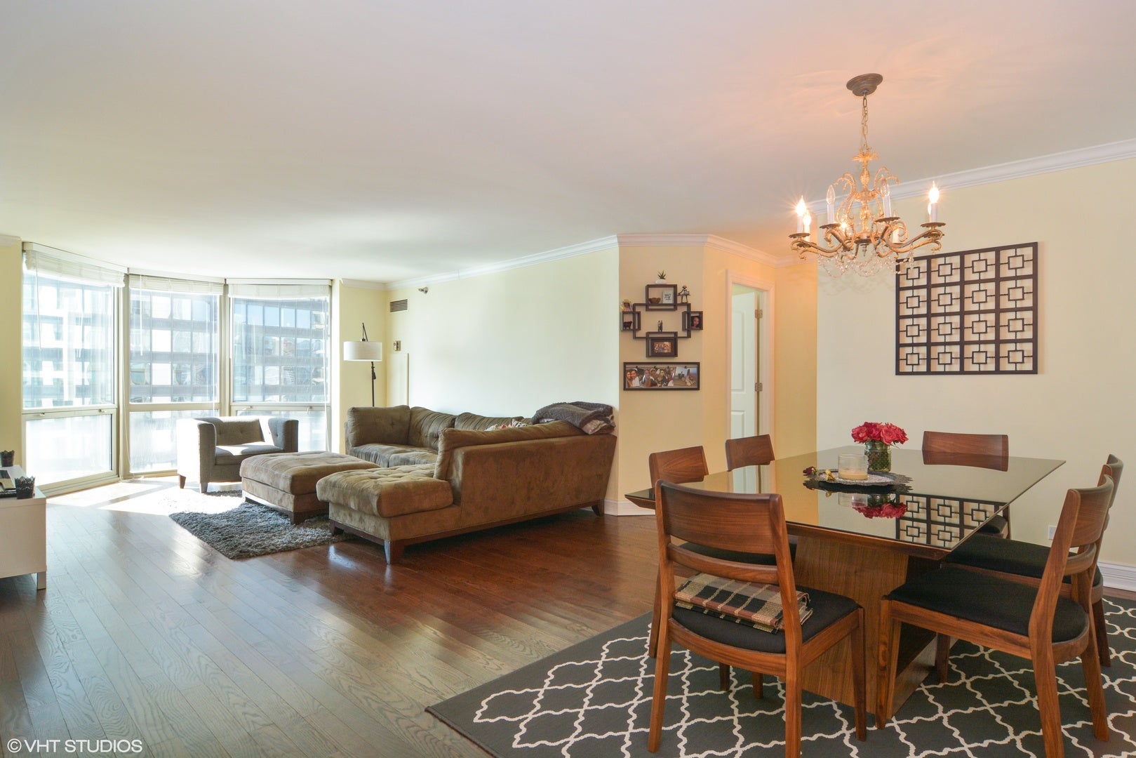 195 N HARBOR Drive 4504