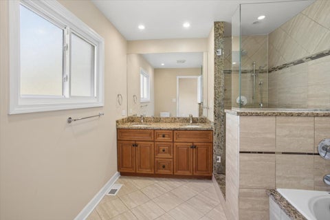 Tiny photo for 612 Armstrong Court, Buffalo Grove, IL 60089 (MLS # 12771117)