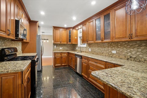 Tiny photo for 612 Armstrong Court, Buffalo Grove, IL 60089 (MLS # 12771117)