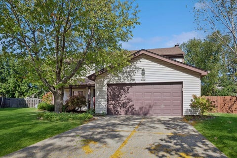 Tiny photo for 612 Armstrong Court, Buffalo Grove, IL 60089 (MLS # 12771117)