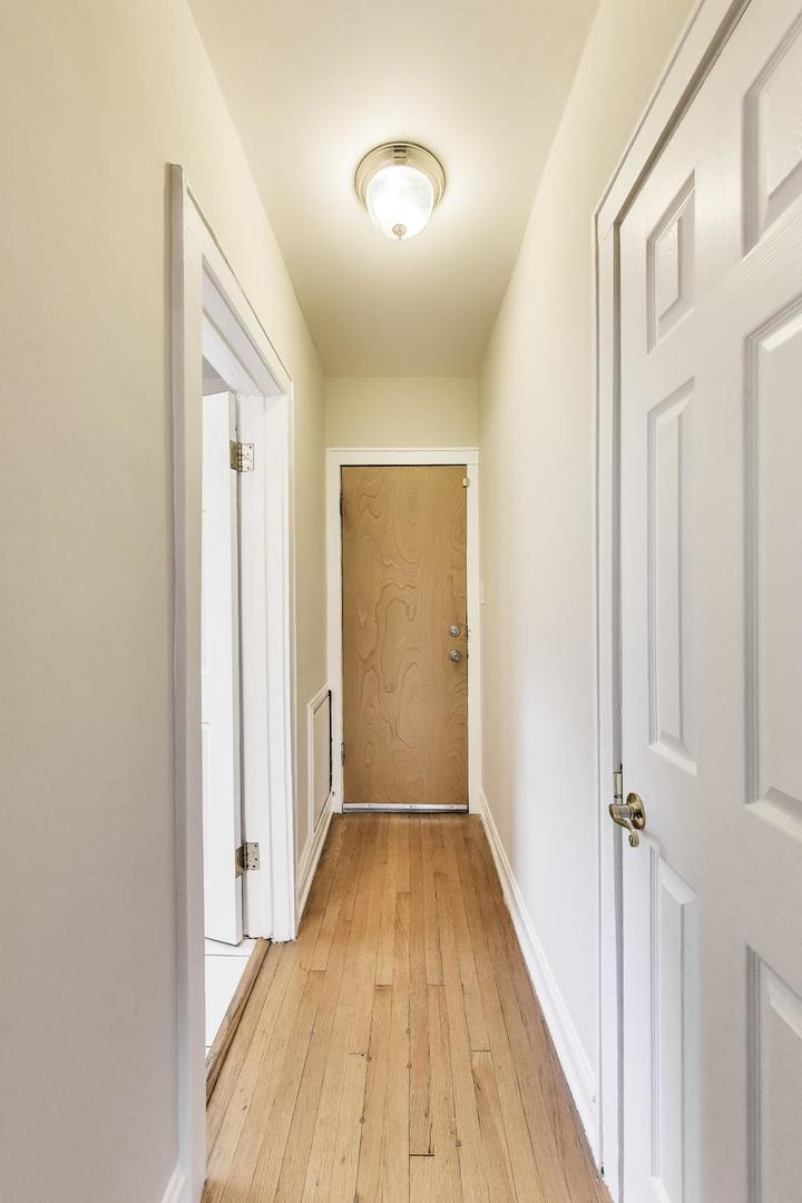 722 W Oakdale Avenue 1R