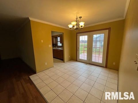 Tiny photo for 101 N LAWRENCE Street, Desoto, IL 62924 (MLS # EB460421)