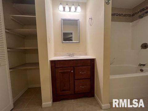 Tiny photo for 101 N LAWRENCE Street, Desoto, IL 62924 (MLS # EB460421)