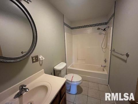 Tiny photo for 101 N LAWRENCE Street, Desoto, IL 62924 (MLS # EB460421)