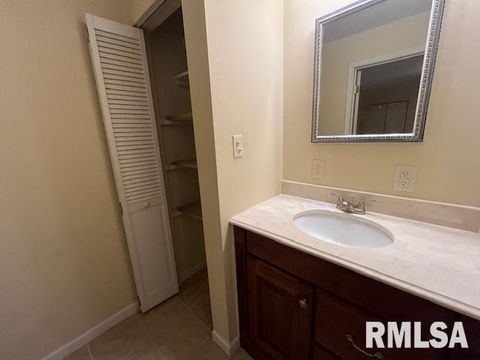 Tiny photo for 101 N LAWRENCE Street, Desoto, IL 62924 (MLS # EB460421)