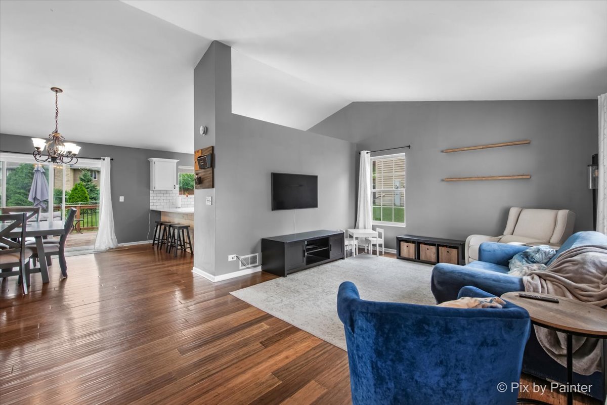 903 Pin Oak Circle