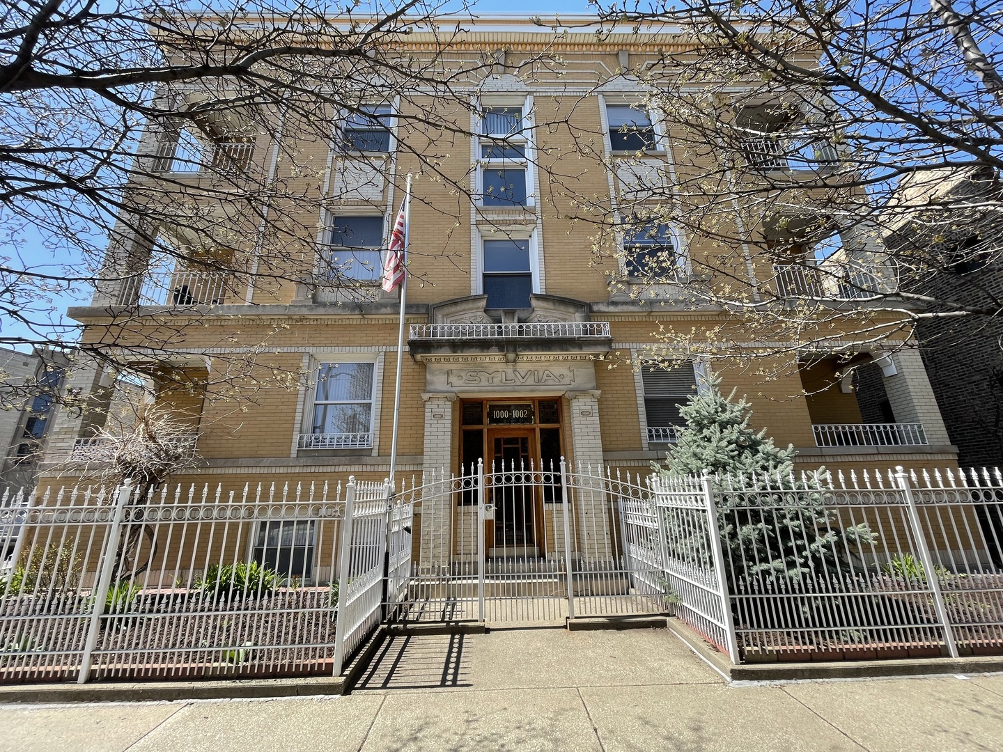 1000 N Oakley Boulevard