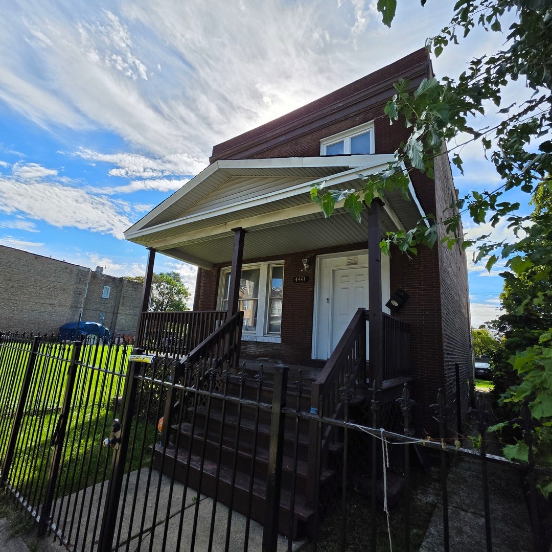 4441 W CONGRESS Parkway